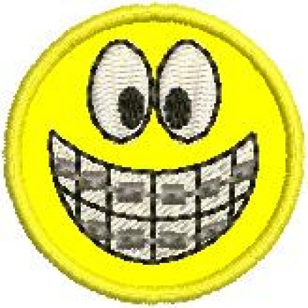 Patch Bordado Emoji de Aparelho 4x4 cm Cód.2837